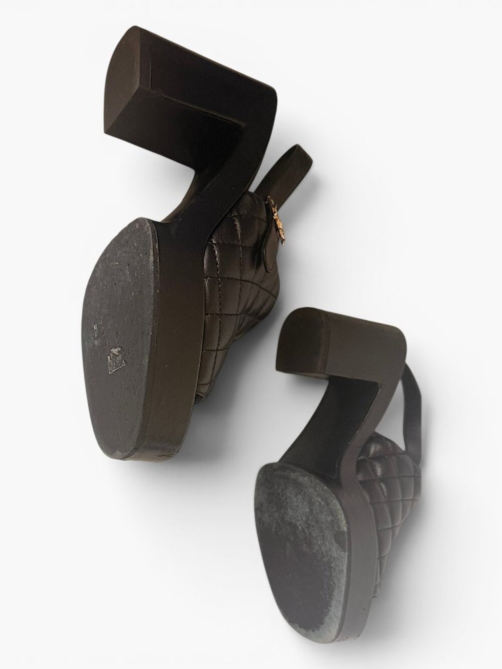 CHANEL CC LOGO QUILTED LAMBSKIN SLINGBACK BLOCK HEEL SANDALS BLACK 38 - Picture 13 of 14